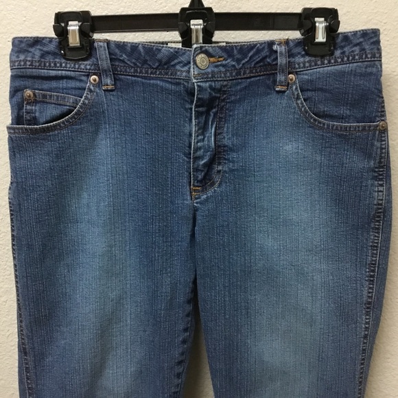 Old Navy Stretch Low Waist cropped open slit flared jean - Picture 3 of 6